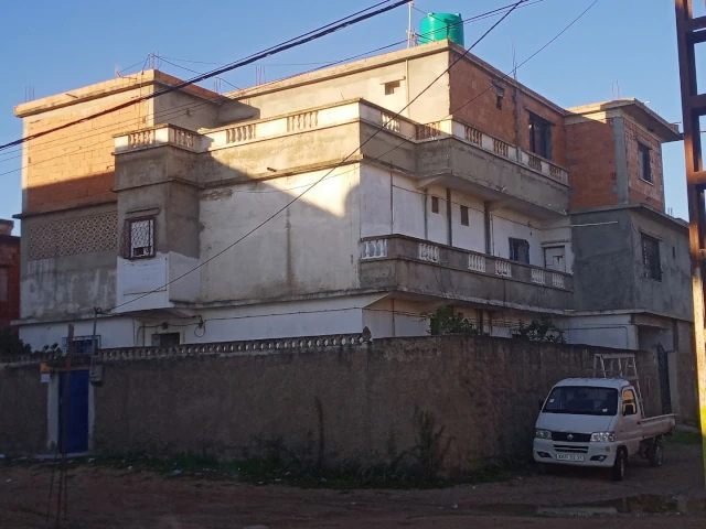 KHEDIDJA GHEZEL
