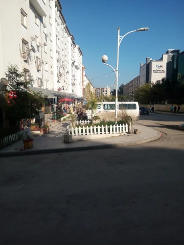 LA TOUR