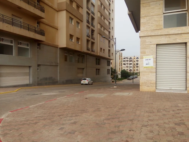 AF1QipNKS9S_yhIk_G-ekr2ZOJDPq4ZHkVEVOWDhPGz1w1920-h1080-k-no.webp